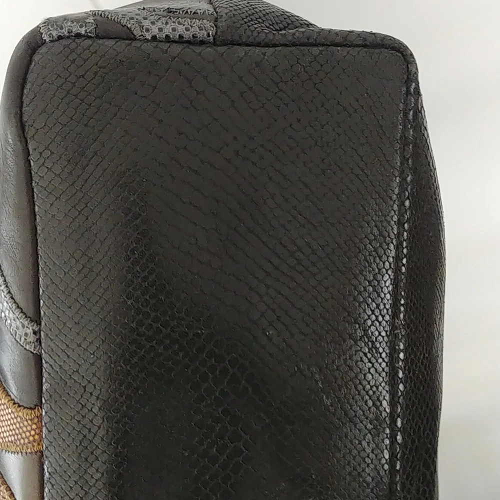 Sharif Black Hand Bag - Picture 10 of 16